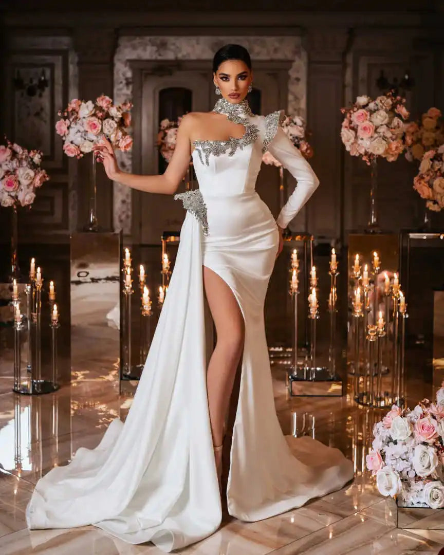 Vintage One Shoulder Satin Wedding Dress Sexy Crystal Appliques Bridal Dress Side Train High Slit Customized vestidos de novia